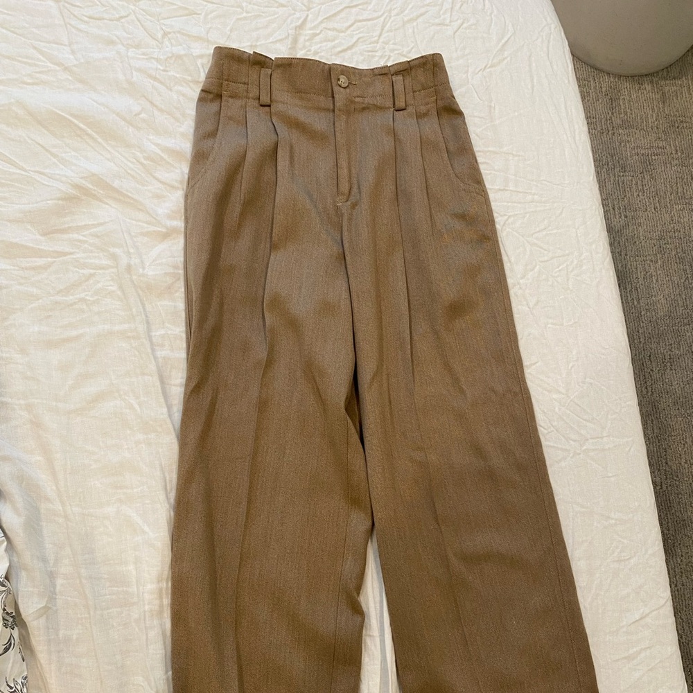 Lizsport pants. Women. Fits like a size 26